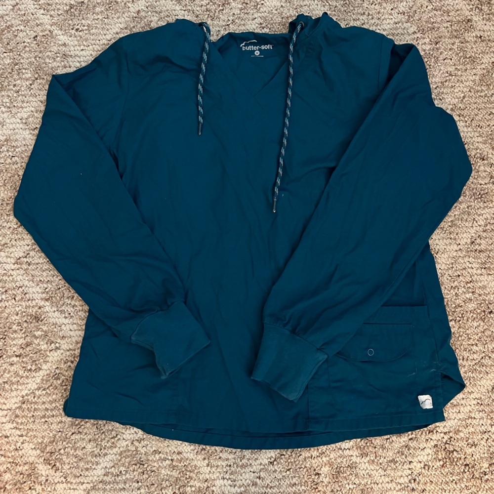 Butter soft scrub top w/hood